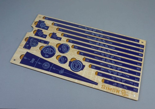 Color: Dark Blue; Tray's Color: Sonoma Oak; Text: Simon