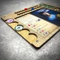 Plansza Gracza do Arkham Horror 3 ed, HDF Dąb Sonoma, zbliżenie 01.webp